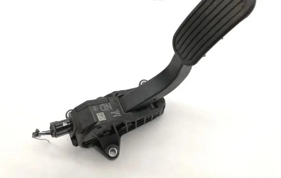 Toyota C-HR I Accelerator throttle pedal 78110F4021