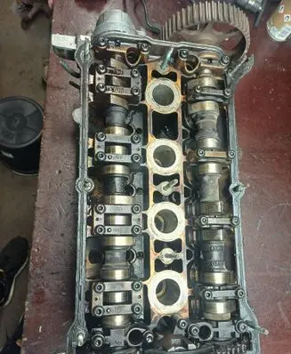 Seat Alhambra (Mk1) Engine head 058103373D Apu