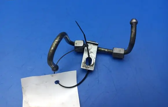 Volvo S40 Fuel injector supply line/pipe 