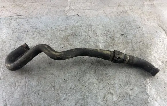 Mercedes-Benz Vito Viano W639 Engine coolant pipe/hose A6398024223