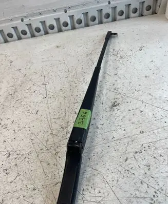 Volkswagen Touran I Front wiper blade arm 
