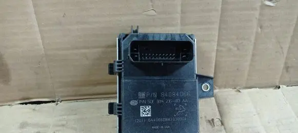 Chevrolet Camaro Fuel injection pump control unit/module 84084066