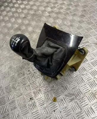 Ford C-MAX I Gear lever shifter trim leather/knob 