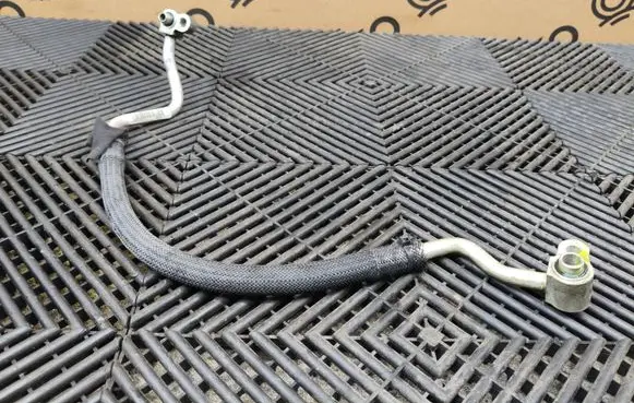 Dodge Challenger Air conditioning (A/C) pipe/hose 68158881AA