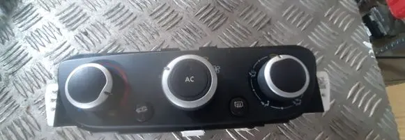 Renault Megane III Climate control unit