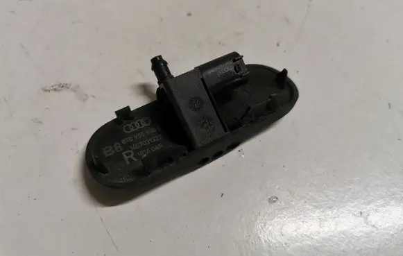 Audi A5 8T 8F Windshield washer spray nozzle 8T0955988B