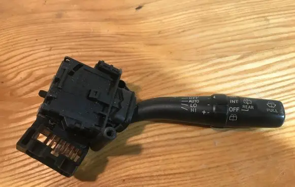 Toyota Avensis T250 Wiper control stalk L99 8465205170 173654LH