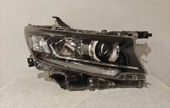 Toyota Land Cruiser (J150) Headlight/headlamp 