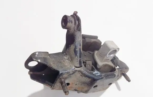 Skoda Fabia Mk1 (6Y) Engine mount bracket 6q0199555ad