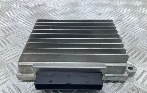 Audi TT TTS Mk2 Sound amplifier 8J0035223B