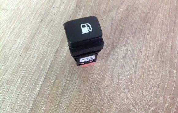 Citroen C4 I Picasso Fuel tank opening switch 96530658XT