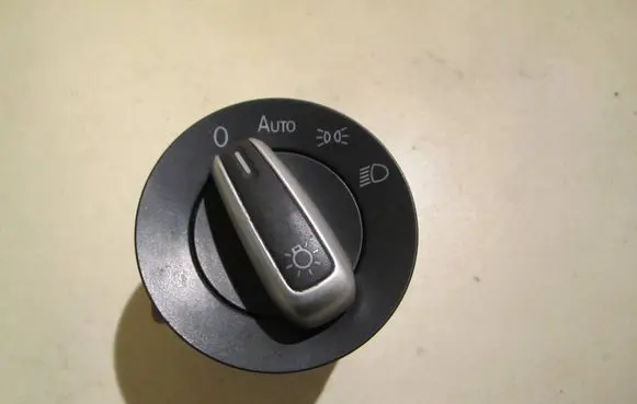 Volkswagen PASSAT B7 Light switch 3C8941431 0652