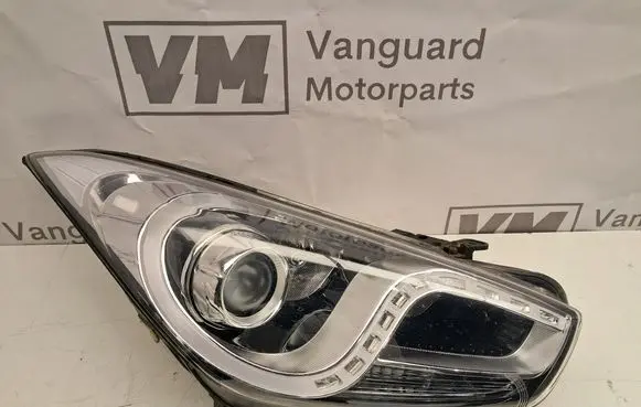 Hyundai i40 Headlight/headlamp 921023Z090 921023Z095