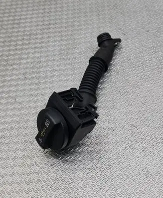 Mercedes-Benz A W169 Oil fill pipe A6400100369