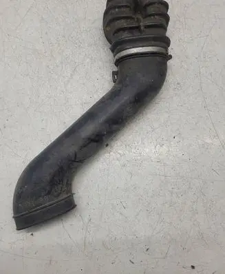 Volkswagen Golf II Engine coolant pipe/hose 067133373