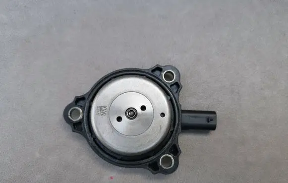 Mercedes-Benz ML W166 Camshaft vanos timing valve A2761560490 1212072351