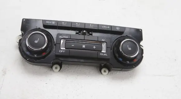 Skoda Octavia Mk2 (1Z) Climate control unit 3T0907044BS