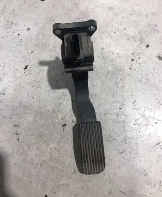 Mercedes-Benz Vito Viano W447 Accelerator throttle pedal A9073010100