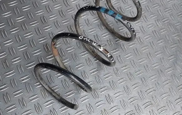 BMW 5 E39 Front coil spring
