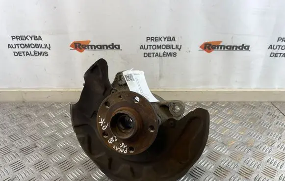 Volkswagen PASSAT B8 Front wheel hub 5Q0407257A