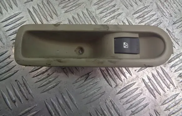 Renault Scenic II - Grand scenic II Quarter vent window switch 
