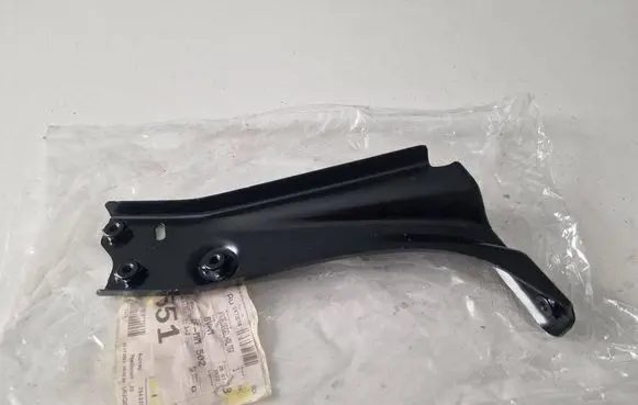 Skoda Octavia Mk3 (5E) Fender mounting bracket 5E0821141