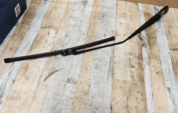 Volvo V50 Front wiper blade arm 30699998