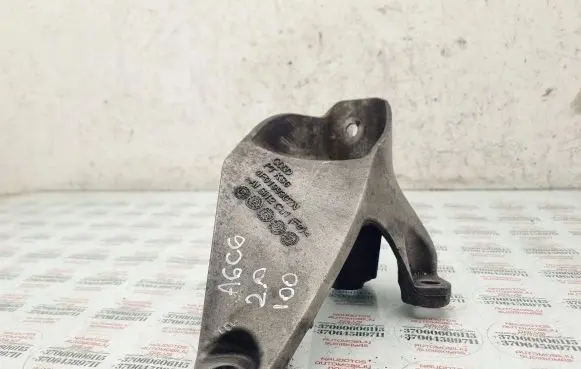 Audi A6 S6 C6 4F Engine mounting bracket 4F0199307N