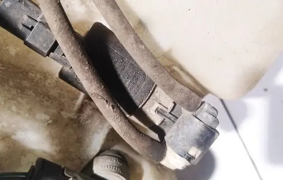 Citroen C4 I Picasso Windscreen/windshield washer pump 8200081806 7700439378