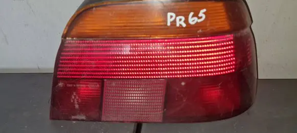 BMW 5 E39 Rear/tail lights 8358032