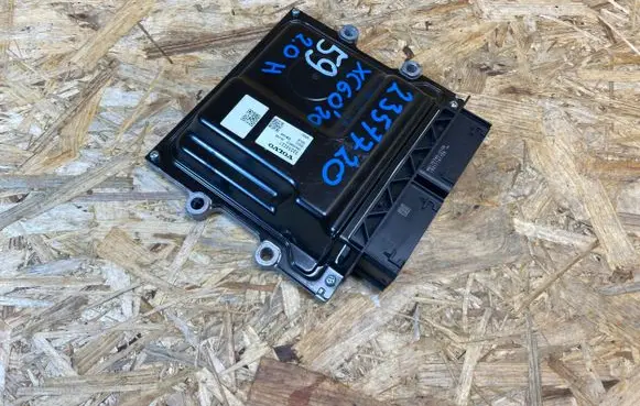 Volvo XC60 Engine control unit/module 32253221