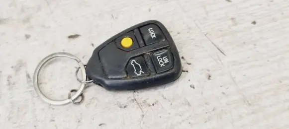 Volvo S60 Ignition key/card 8685151