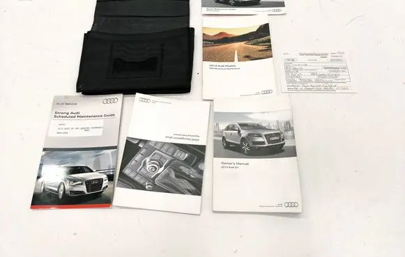 Audi Q7 4L Owners service history hand book 