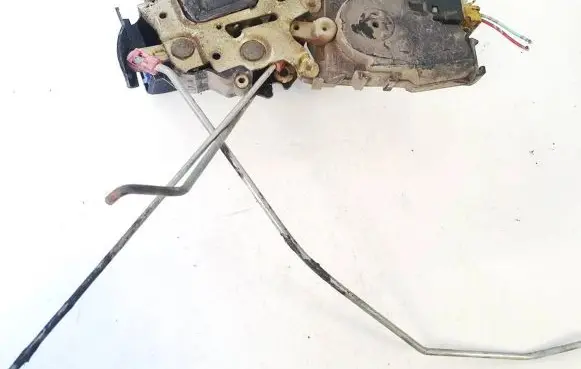 Subaru Legacy Front door lock