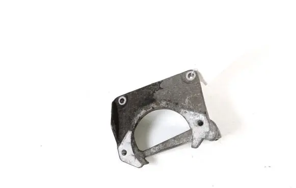 BMW 5 E60 E61 Engine mounting bracket 6761117