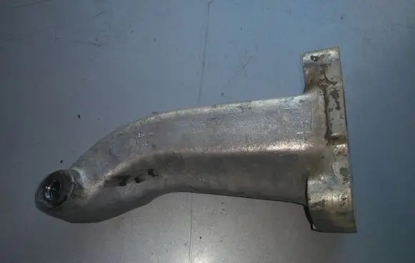 Mercedes-Benz 200 300 W123 Engine mounting bracket 6152231304