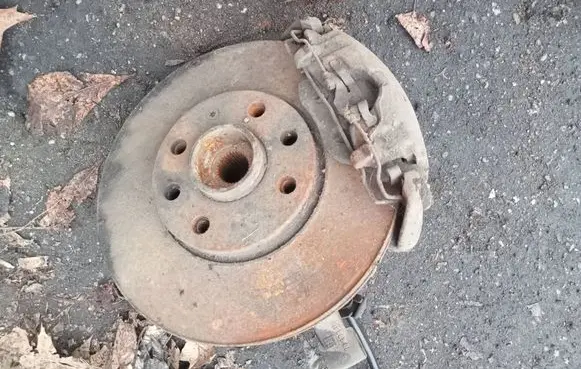Opel Astra G Front wheel hub spindle knuckle 90498810