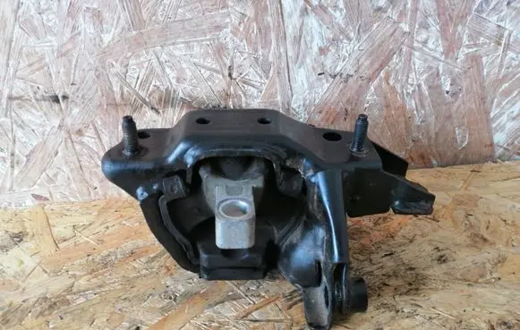 Volkswagen Golf VII Engine mount bracket 6Q0199655AE