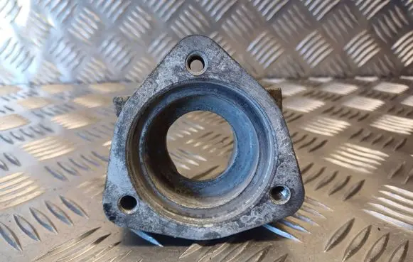 Opel Astra J Driveshaft support bearing bracket 13101631
