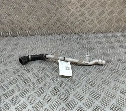 Aston Martin DB11 Engine coolant pipe/hose