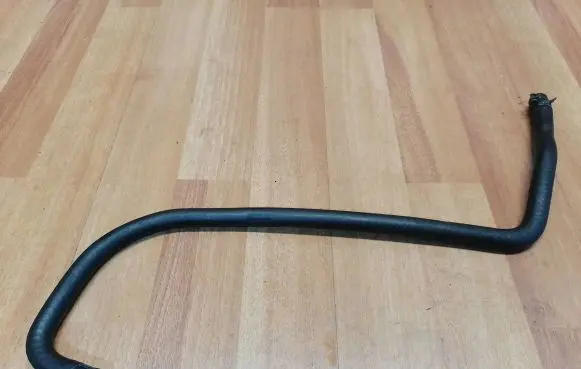 Jaguar XF X250 Engine coolant pipe/hose 4R838C362AB XR832983