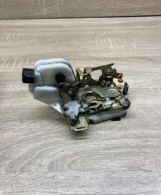 Mitsubishi Pajero Front door lock LEFTSIDE