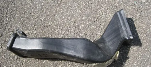 Maserati Quattroporte Air intake duct part 66704100