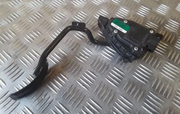 Volkswagen Phaeton Accelerator throttle pedal 6PV00802644 3D2723503E