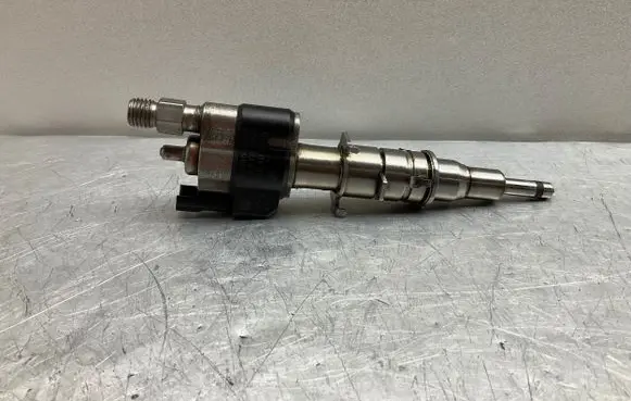 BMW 7 F01 F02 F03 F04 Fuel injector 7585261 10181010 758526112
