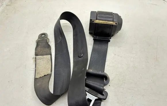 Volkswagen Multivan T4 Front seatbelt 705857805C
