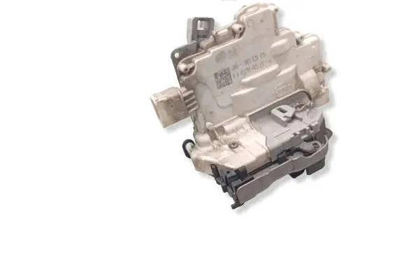 Porsche Cayenne (92A) Rear door lock 8K0839015