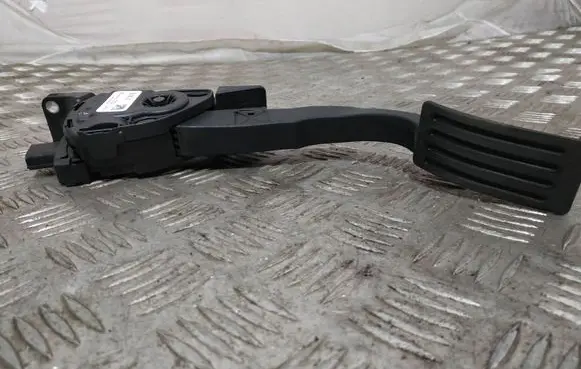 Volvo V40 Cross country Accelerator throttle pedal 31280596