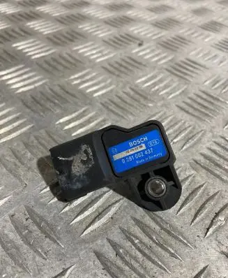 Mercedes-Benz E W211 Air pressure sensor 0281002437