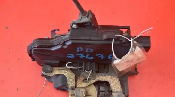 Seat Toledo II (1M) Front door lock 3B1837016A